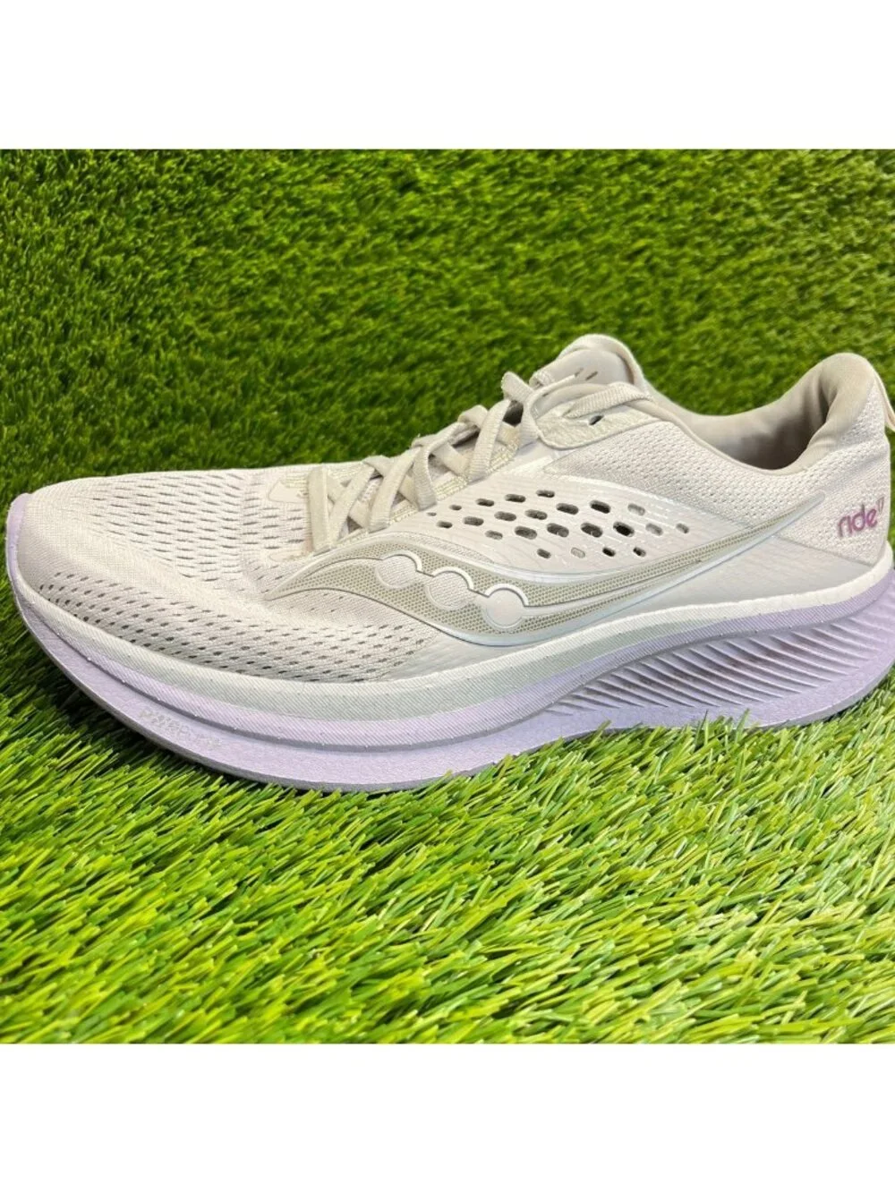 Saucony please review
